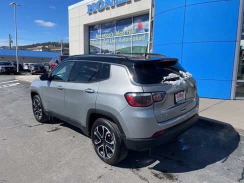 Used 2022 Jeep Compass Limited w/ Sun and Sound Group AWD/4WD image 3