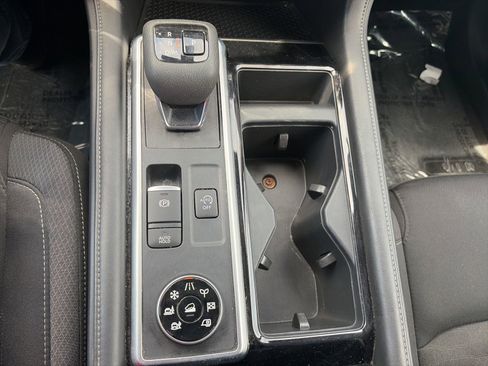 Used 2024 Nissan Pathfinder SV AWD/4WD image 21