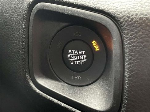 Used 2025 Jeep Gladiator Sport image 24