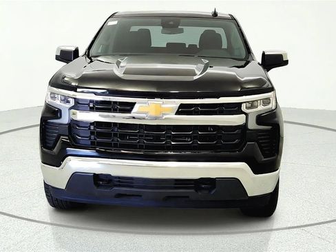 Used 2023 Chevrolet Silverado 1500 LT AWD/4WD image 2