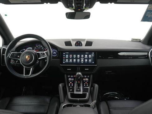 Used 2023 Porsche Cayenne AWD/4WD image 18