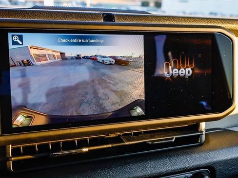 New 2025 Jeep Gladiator Sport image 25