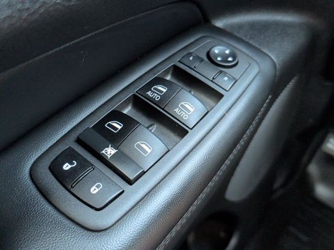 Used 2021 Jeep Grand Cherokee Laredo X RWD image 15