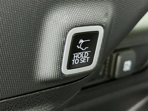 Used 2023 Jeep Grand Cherokee Altitude image 28