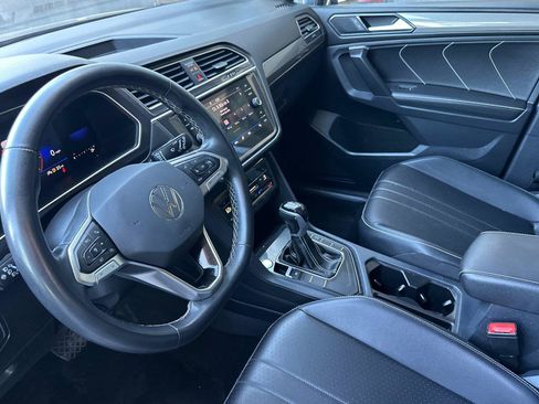 Certified 2023 Volkswagen Tiguan SE FWD image 10