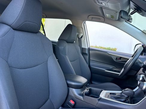 Used 2024 Toyota RAV4 LE AWD/4WD image 30