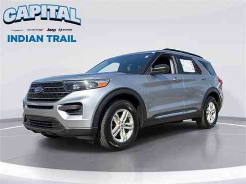 Used 2021 Ford Explorer XLT image 1