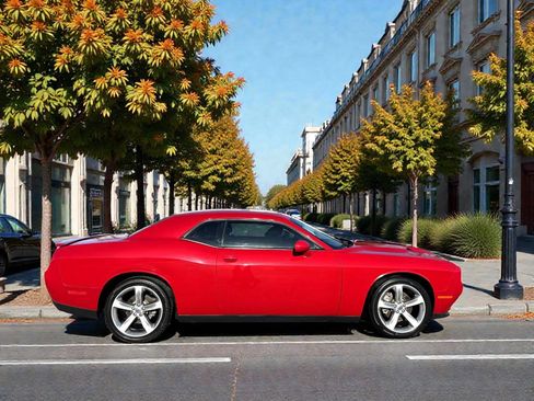 Used 2017 Dodge Challenger SXT w/ Super Sport Group (SS/T) image 2