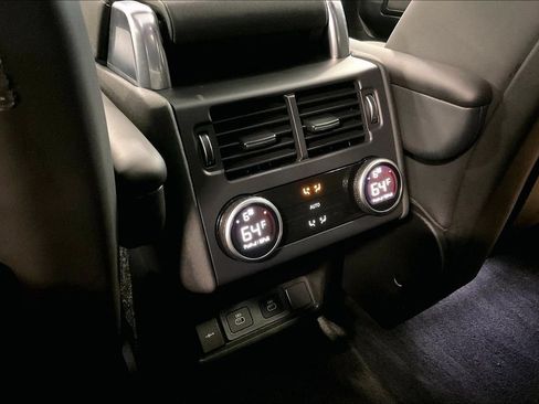 Certified 2025 Land Rover Discovery Dynamic SE AWD/4WD image 11