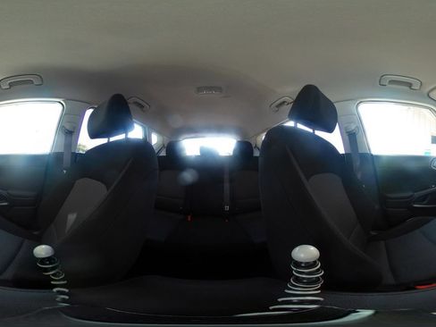 Used 2025 Kia Soul LX w/ LX Technology Package FWD image 35