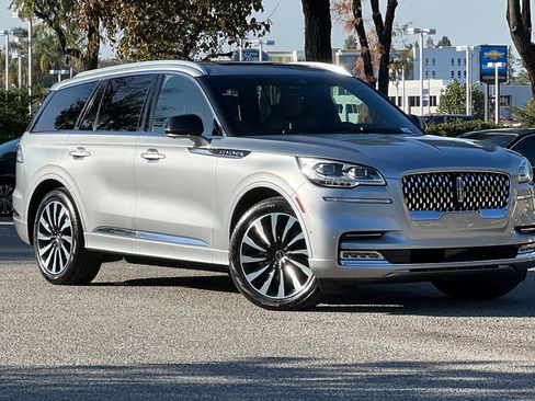 Certified 2023 Lincoln Aviator Black Label Grand Touring w/ Class IV Trailer Tow Package image 2
