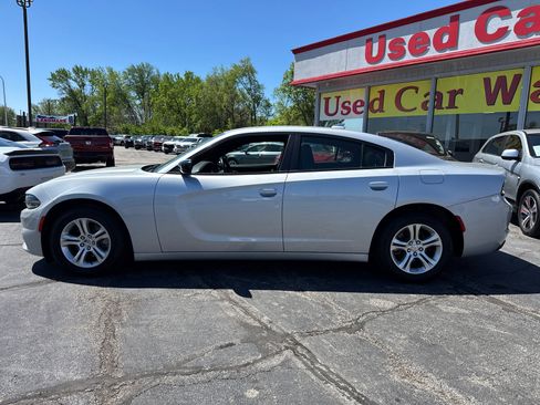 Used 2023 Dodge Charger SXT RWD image 3