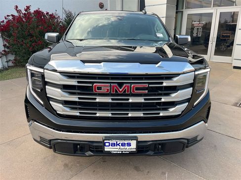New 2025 GMC Sierra 1500 SLE w/ Max Trailering Package image 2