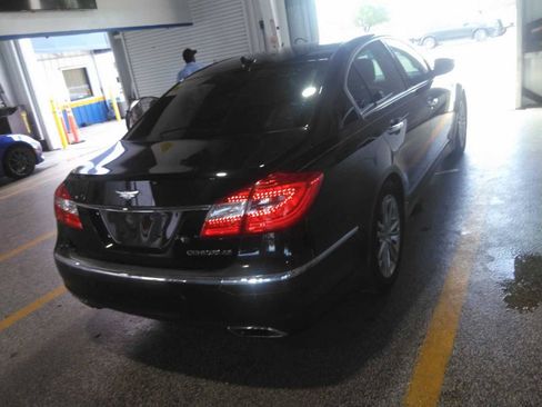 Used 2012 Hyundai Genesis 4.6 RWD image 3