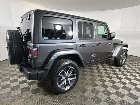 Used 2024 Jeep Wrangler Unlimited w/ Convenience Group AWD/4WD image 3