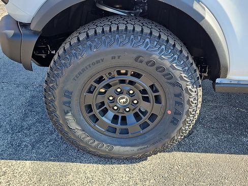 New 2026 Ford Bronco Badlands AWD/4WD image 17