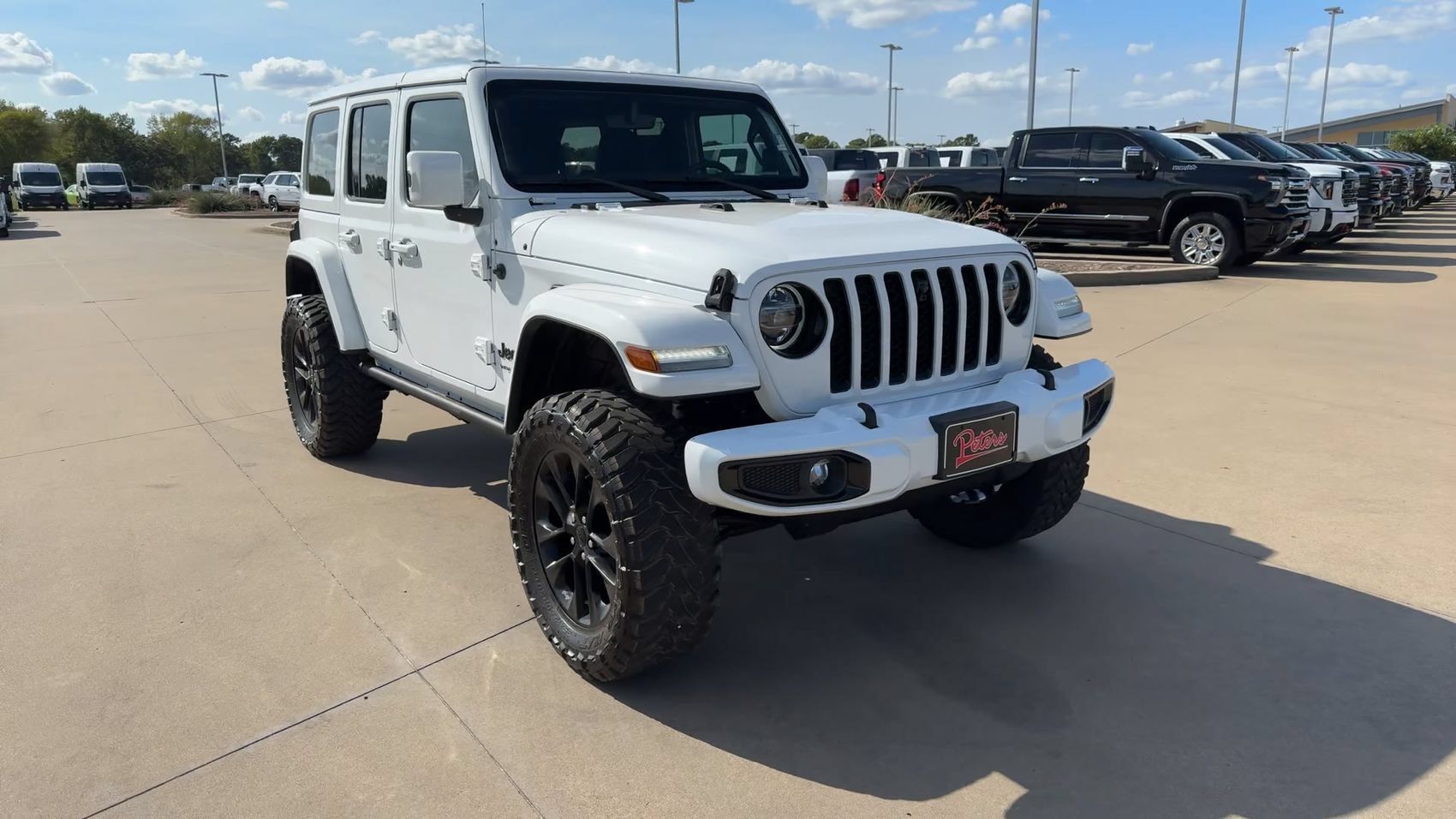 Used 2021 Jeep Wrangler Unlimited Sahara AWD/4WD image 3