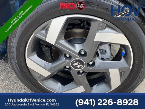 Certified 2026 Hyundai Venue SEL FWD image 36