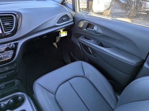 New 2026 Chrysler Voyager LX FWD image 18