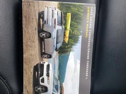 Used 2023 Jeep Grand Cherokee Limited AWD/4WD image 23