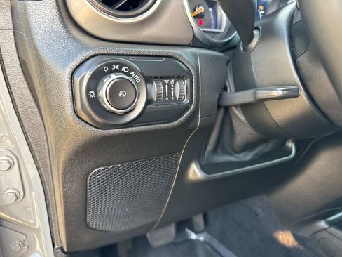 Used 2021 Jeep Wrangler Unlimited Sport AWD/4WD image 30