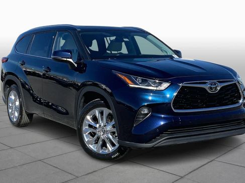 Used 2020 Toyota Highlander Limited image 2