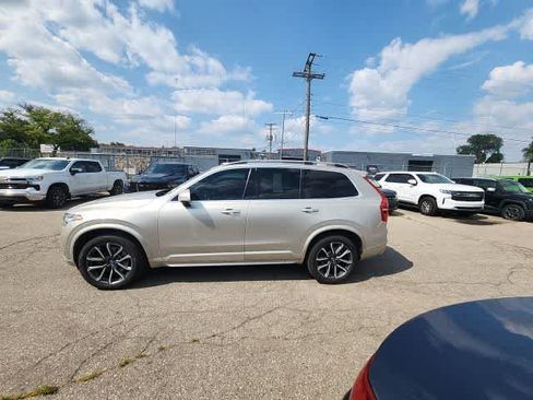 Used 2017 Volvo XC90 T6 Momentum w/ Vision Package AWD/4WD image 27