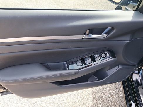 New 2025 Nissan Altima 2.5 SL image 11