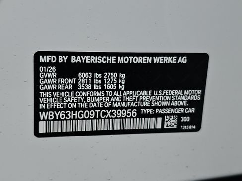 New 2026 BMW i5 eDrive40 w/ Convenience Package RWD image 36