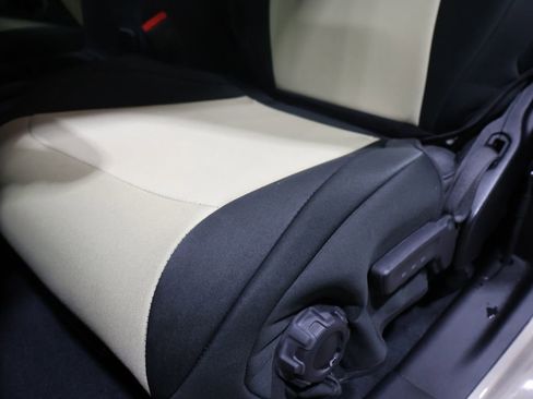 Used 2022 Jeep Wrangler Sport image 11