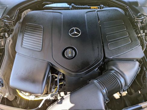 Used 2025 Mercedes-Benz C 300 Sedan image 32