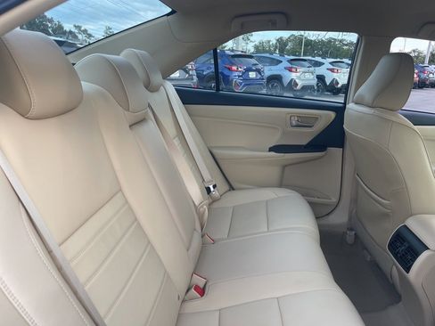 Used 2015 Toyota Camry XLE image 31