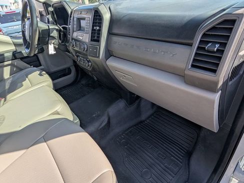 Used 2019 Ford F550 2WD Regular Cab Super Duty image 12