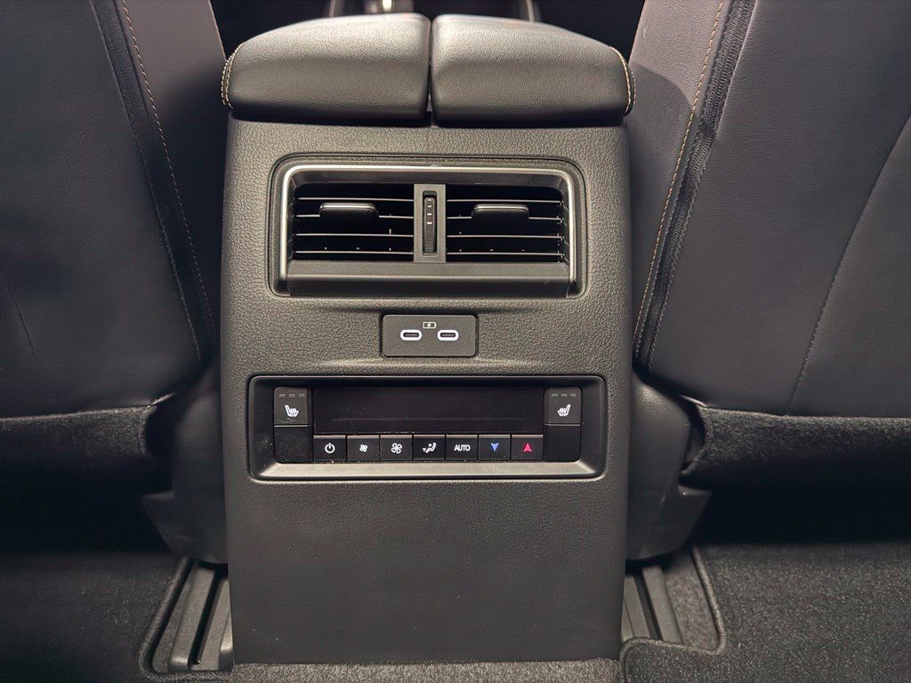 Used 2025 MAZDA CX-70 Plug-In Hybrid w/ Premium Plus AWD/4WD image 16
