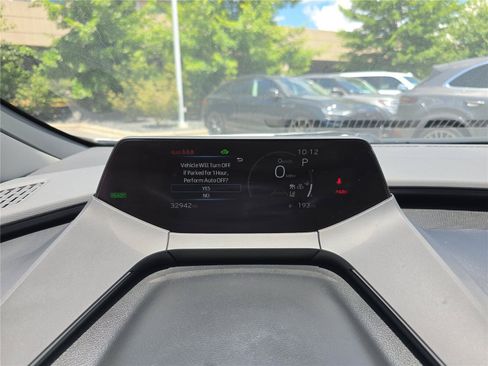 Used 2023 Toyota Prius XLE FWD image 32
