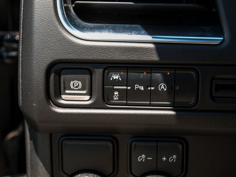Used 2023 Chevrolet Suburban Premier RWD image 12