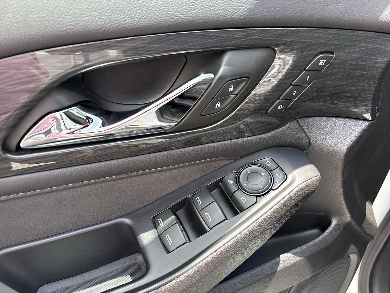 Used 2022 Chevrolet Traverse High Country FWD image 24