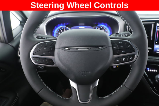 New 2027 Chrysler Pacifica Select FWD image 22