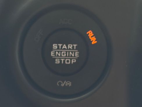Used 2023 Jeep Gladiator Sport AWD/4WD image 23