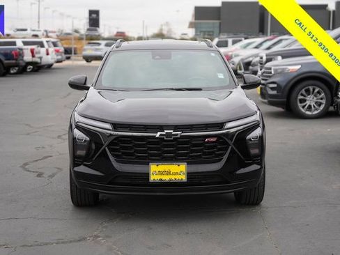 Used 2025 Chevrolet Trax RS w/ Sunroof Package image 3