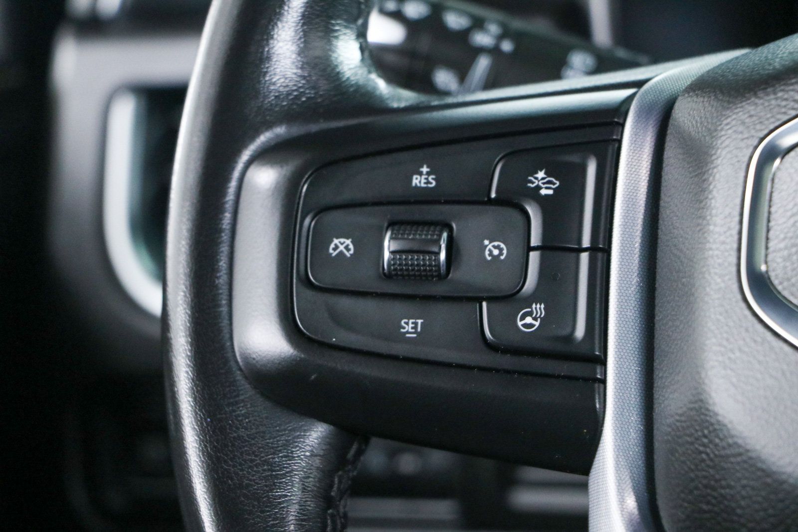 Used 2022 GMC Yukon SLT w/ SLT Premium Package RWD image 14