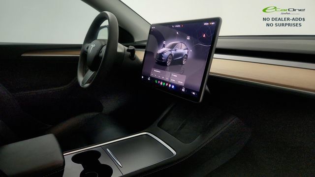 Used 2025 Tesla Model Y Long Range RWD image 33