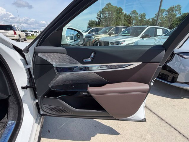 Used 2026 BMW 740i w/ Premium Package RWD image 24