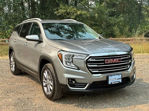 Used 2023 GMC Terrain SLT AWD/4WD image 2