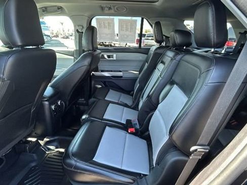 Used 2022 Ford Explorer XLT w/ Equipment Group 202A image 16