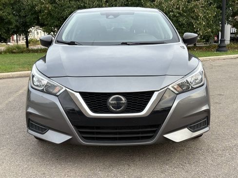 Used 2020 Nissan Versa S image 3