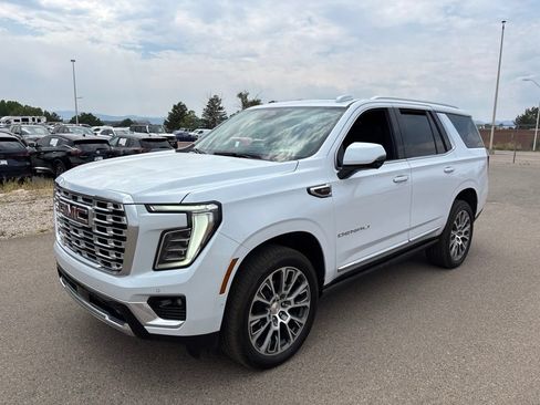 Used 2026 GMC Yukon Denali w/ Sun & Power Step Package AWD/4WD image 2