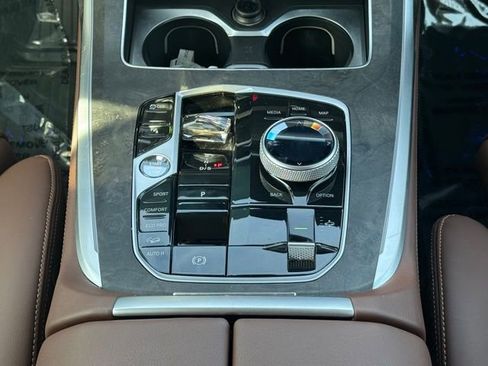 Certified 2023 BMW X7 xDrive40i w/ Executive Package image 23