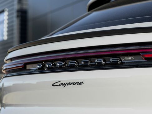 Certified 2026 Porsche Cayenne Coupe AWD/4WD image 15