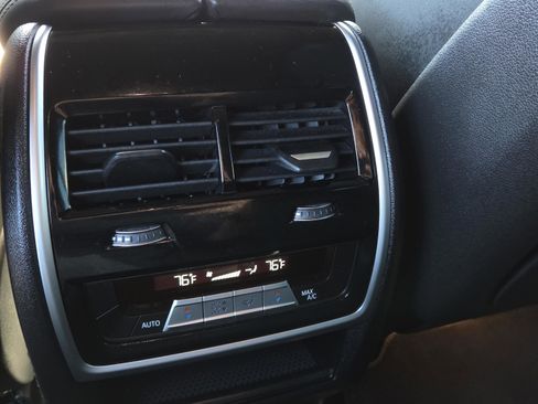 Used 2020 BMW X6 sDrive40i w/ M Sport Package image 16